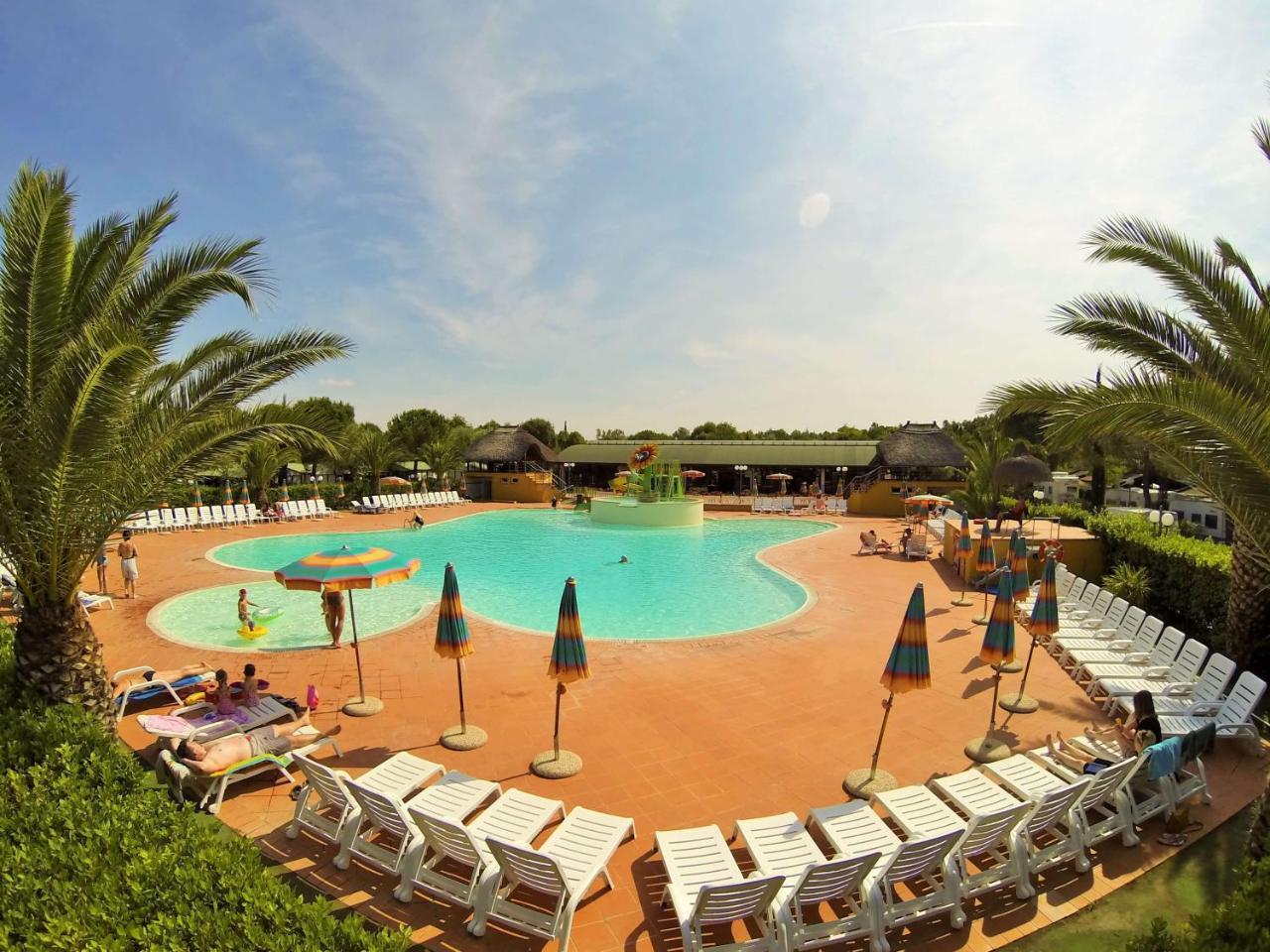 Happy Camp Mobile Homes In Camping Village Free Time Marina Di Bibbona Exterior foto